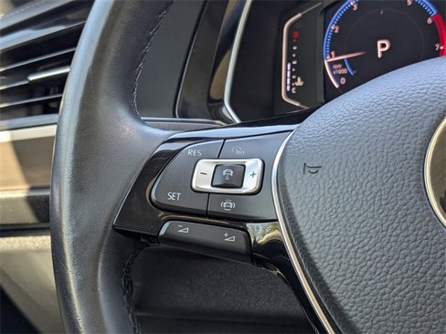 Certified 2019 Volkswagen Jetta SEL Premium image 32