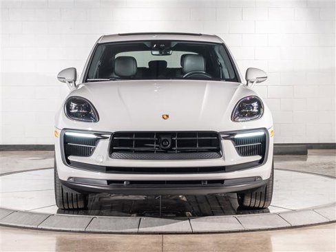 Certified 2024 Porsche Macan S image 6