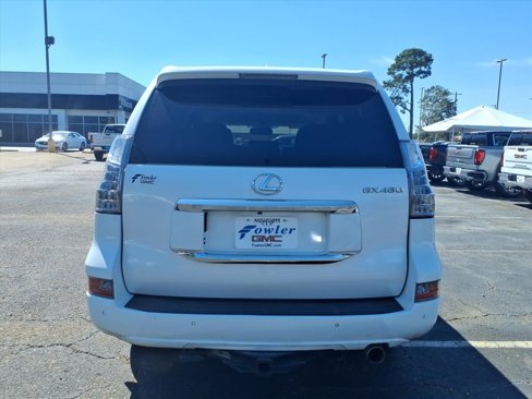 Used 2017 Lexus GX 460 Premium image 4