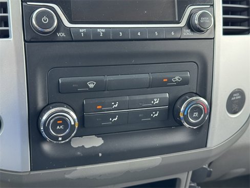 Used 2016 Nissan Frontier SV image 15