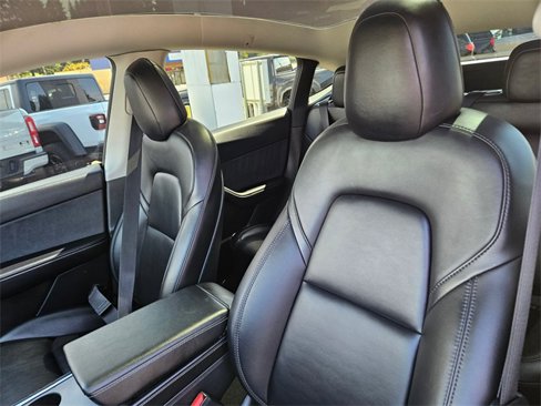 Used 2022 Tesla Model Y Long Range image 14