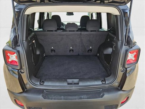 Used 2023 Jeep Renegade Latitude image 19