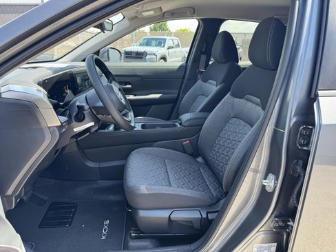 New 2025 Nissan Kicks SV image 12