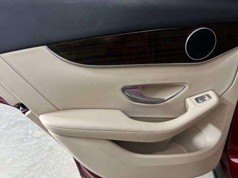 Used 2019 Mercedes-Benz GLC 300 w/ Parking Assistance Package image 25