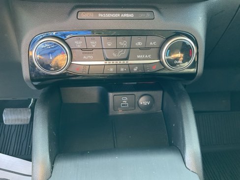 Used 2022 Ford Escape SEL image 11