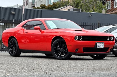 Used 2018 Dodge Challenger SXT w/ Blacktop Package image 2
