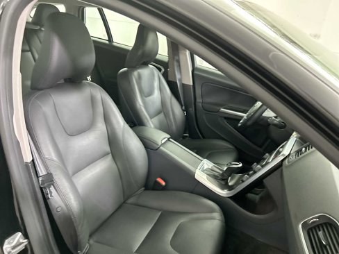 Used 2015 Volvo V60 T5 Premier image 24