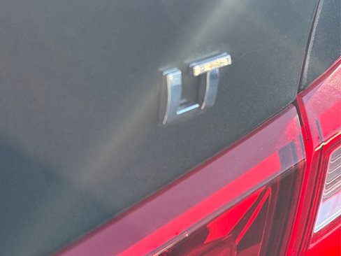 Used 2017 Chevrolet Malibu LT image 14