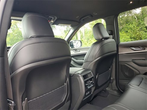 New 2025 Jeep Grand Cherokee Limited image 11