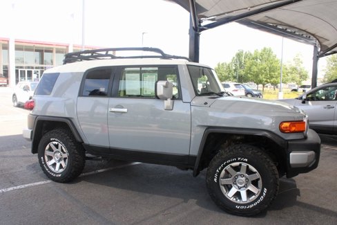 Used 2014 Toyota FJ Cruiser 4WD image 19