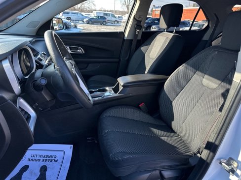 Used 2017 Chevrolet Equinox LT image 17