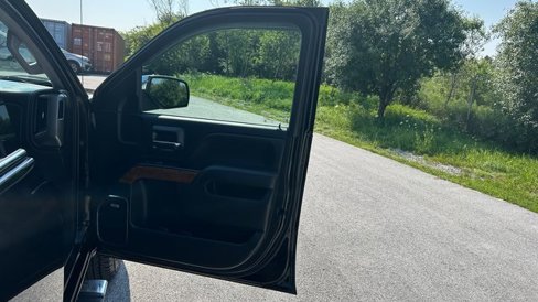 Used 2018 Chevrolet Silverado 1500 High Country image 38