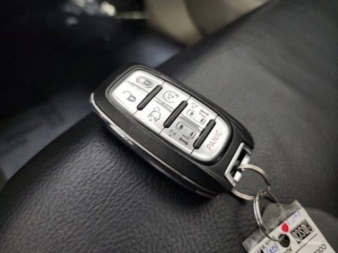 Used 2018 Chrysler Pacifica Touring-L Plus w/ Tire & Wheel Group image 38
