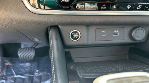 Used 2023 Nissan Rogue SL w/ SL Premium Package image 17