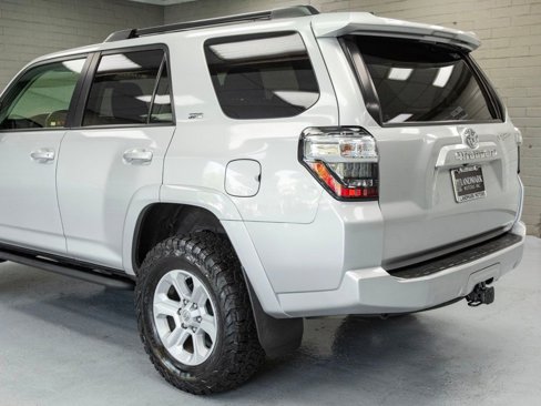 Used 2017 Toyota 4Runner SR5 image 32