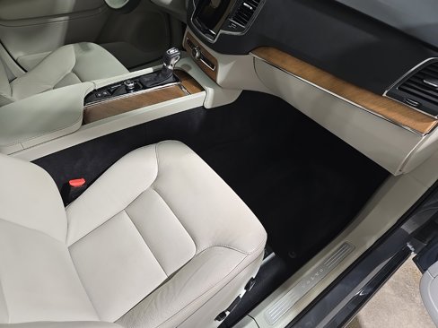 Used 2022 Volvo XC90 T6 Momentum w/ Climate Package image 21