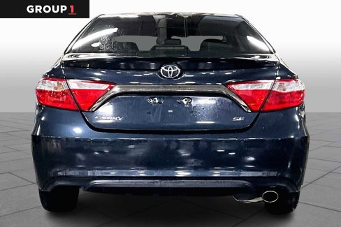 Used 2017 Toyota Camry SE image 4