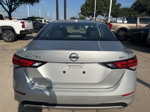 Used 2022 Nissan Sentra SV image 6