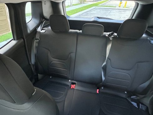 Certified 2021 Jeep Renegade Latitude image 13