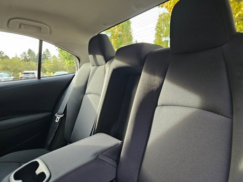 Used 2022 Toyota Corolla LE image 20