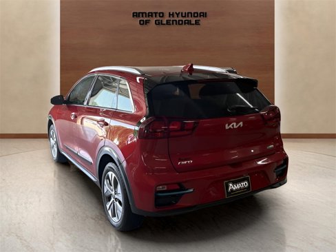Used 2022 Kia Niro EX image 4