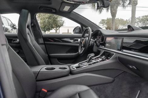 Used 2020 Porsche Panamera image 29