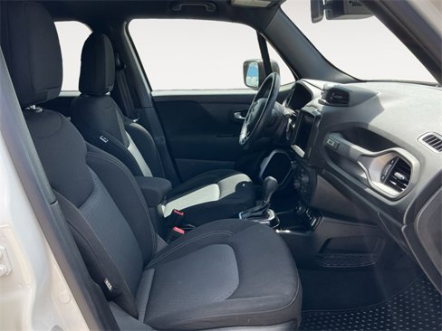 Used 2021 Jeep Renegade Latitude image 12