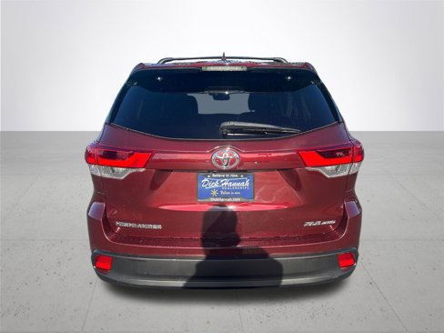 Used 2018 Toyota Highlander XLE image 7