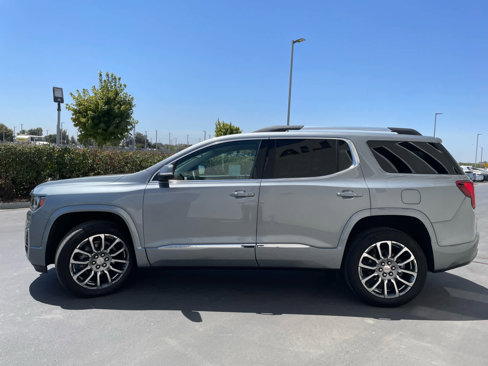 Used 2023 GMC Acadia Denali image 3