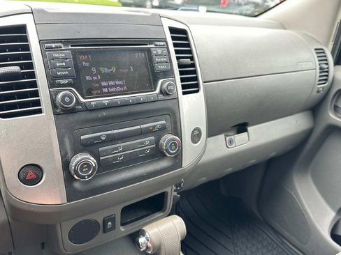 Used 2018 Nissan Frontier SV image 23