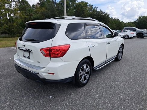 Used 2017 Nissan Pathfinder SV w/ Cargo Package image 10