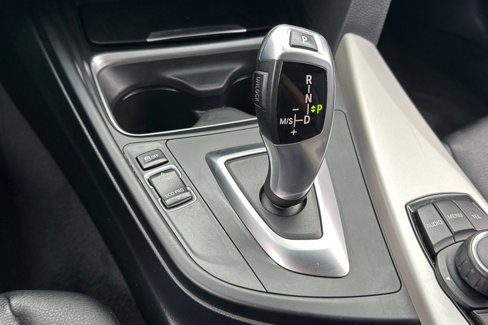 Used 2015 BMW 320i Sedan image 18