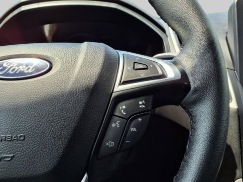 Used 2024 Ford Edge SEL image 18