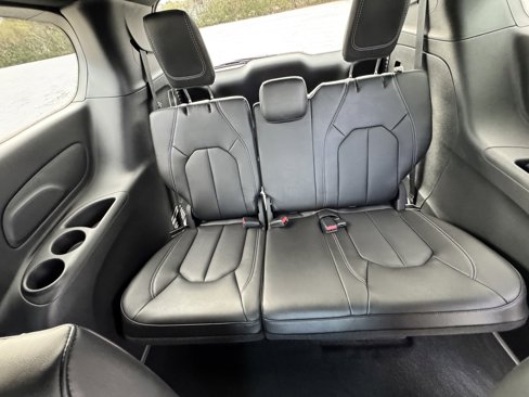 New 2025 Chrysler Voyager LX image 12