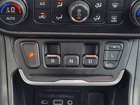 Used 2020 GMC Terrain SLT w/ Preferred Package image 16