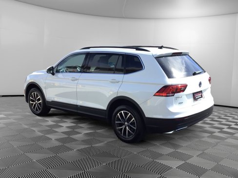 Used 2019 Volkswagen Tiguan SE w/ Panoramic Sunroof Package image 5