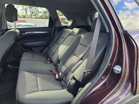 Used 2013 Kia Sorento LX w/ Convenience Pkg image 15