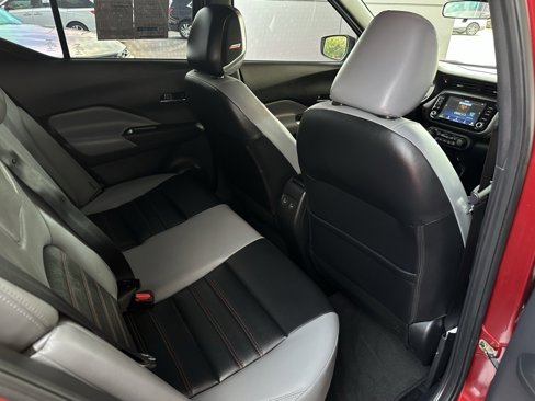 Used 2021 Nissan Kicks SR image 18