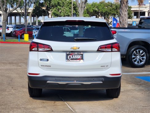 Used 2023 Chevrolet Equinox LT w/ Driver Convenience Package image 6