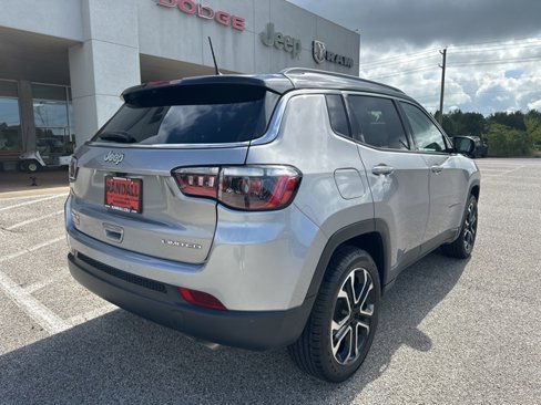 Used 2022 Jeep Compass Limited image 8