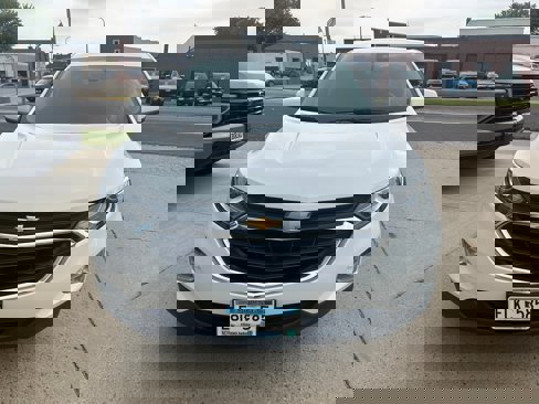 Used 2020 Chevrolet Equinox LT image 3
