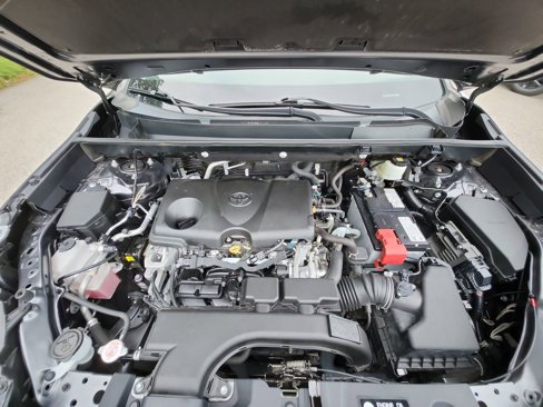 Used 2021 Toyota RAV4 XLE Premium image 34