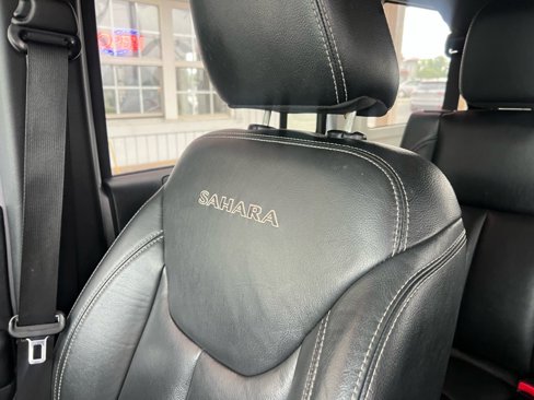 Used 2016 Jeep Wrangler Unlimited Sahara w/ Connectivity Group image 6