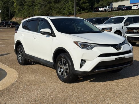 Used 2018 Toyota RAV4 XLE image 3