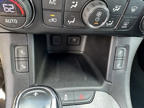 Used 2018 GMC Acadia SLT image 33