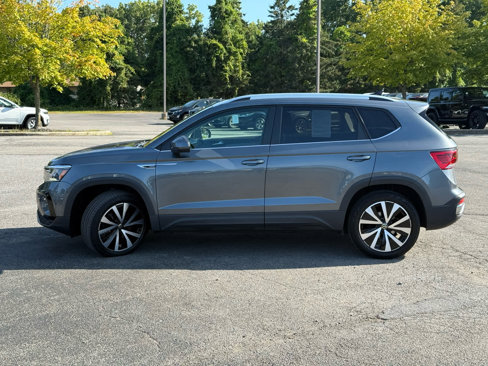 Used 2022 Volkswagen Taos SE image 4