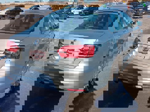 Used 2014 Volkswagen Jetta S image 3