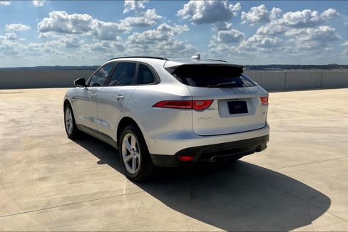 Used 2018 Jaguar F-PACE Premium image 6