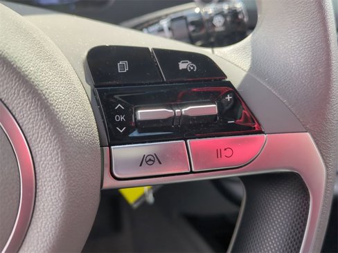 Certified 2024 Hyundai Elantra SE image 15