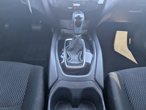 Used 2021 Nissan Rogue Sport S image 23